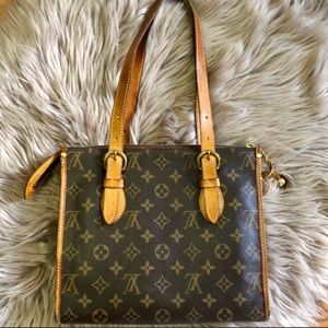 🚫SOLD🚫Authentic Louis Vuitton Poppincourt GM